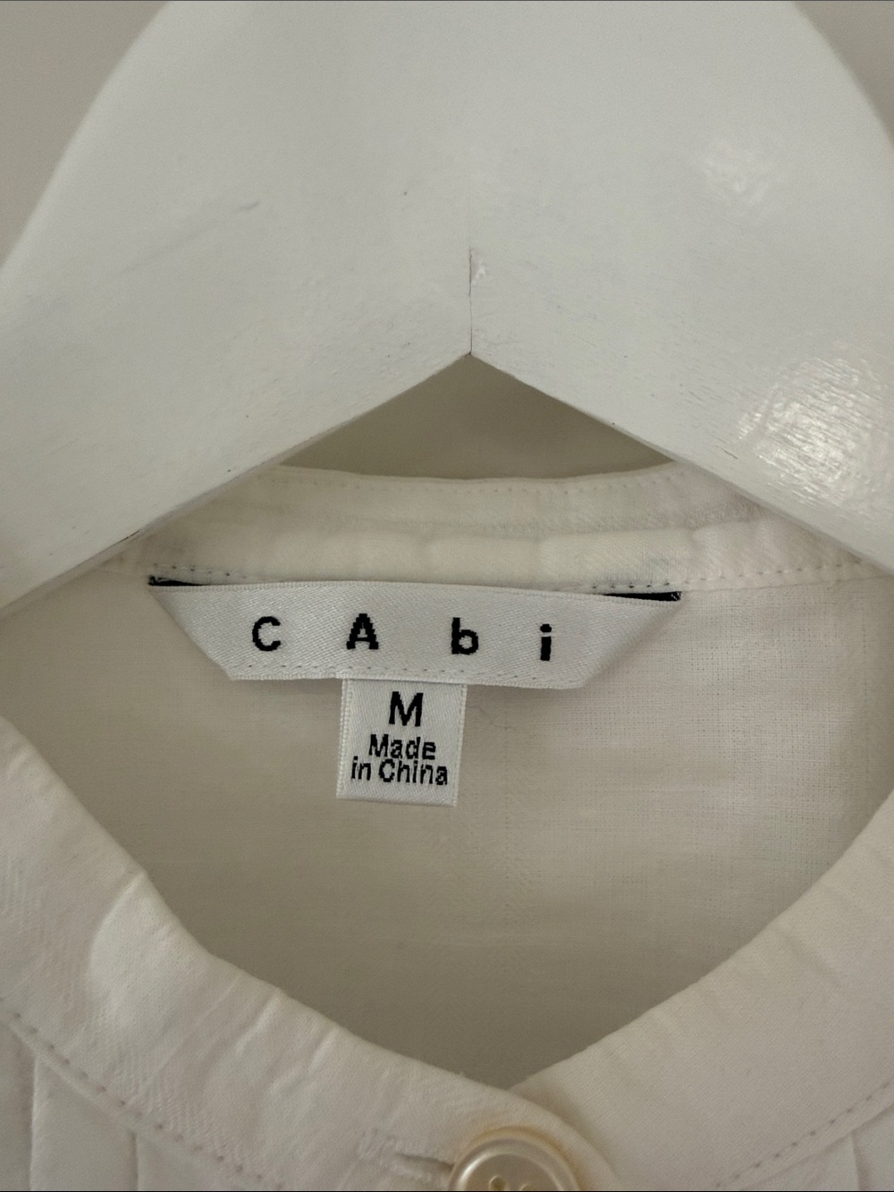 Women’s Cabi white tuxedo shirt size medium - Picture 2 of 4